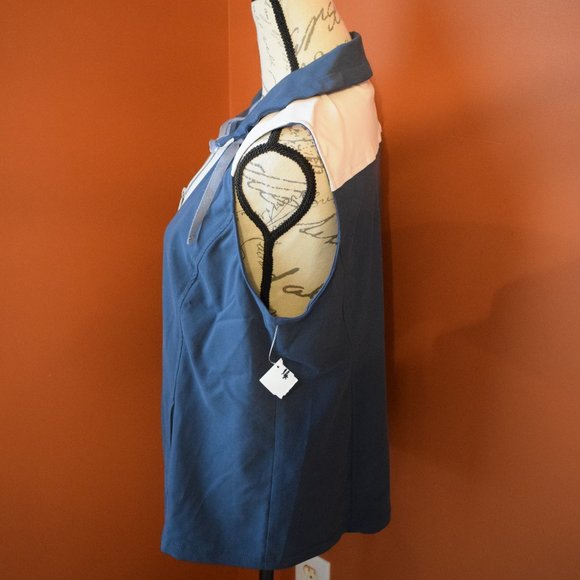 Weekends By Chico's  zip sleeveless jacket vest Size 1 NWT - Picture 2 of 3